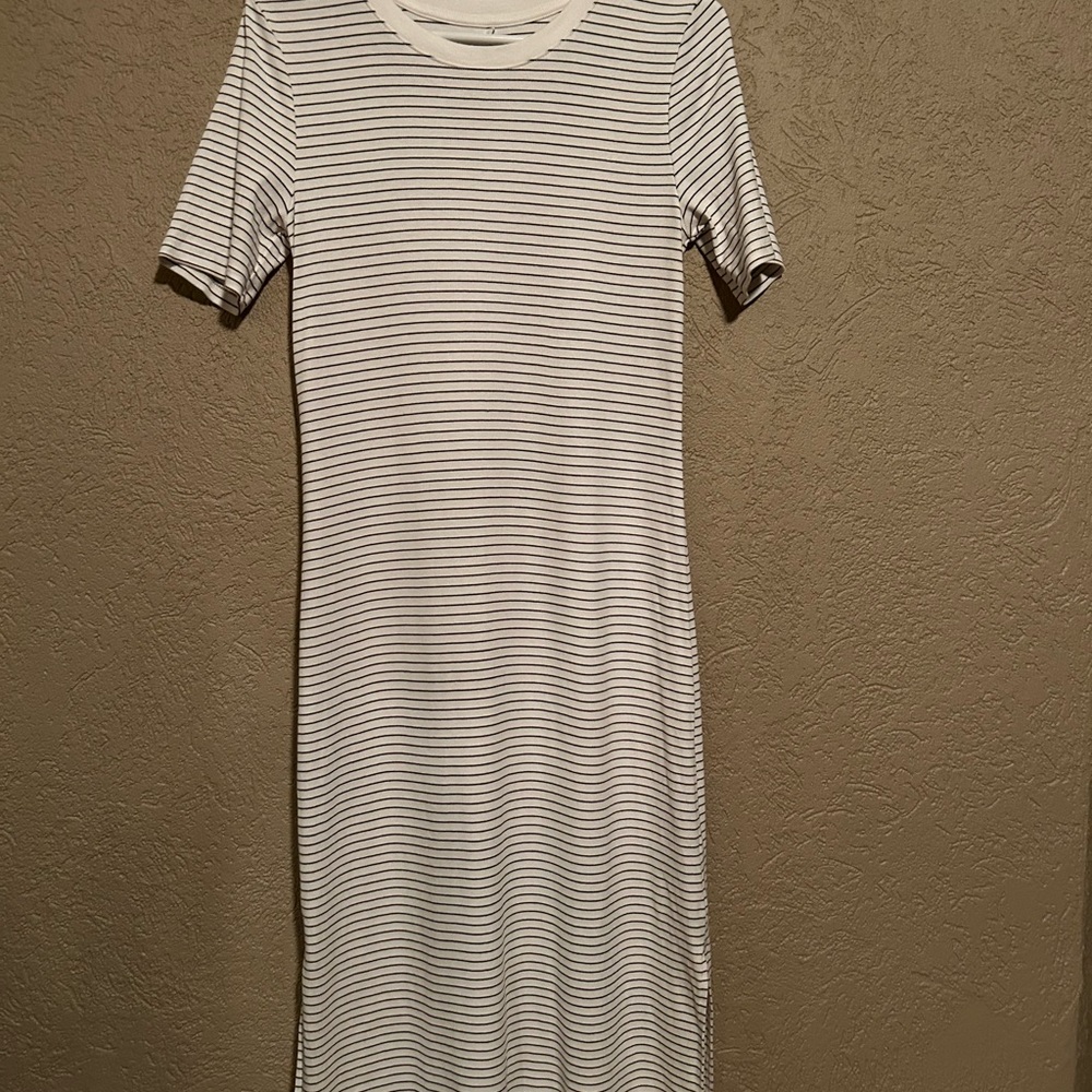 T-shirt form fitting dress